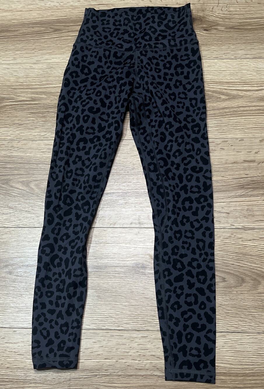 Pink Lily Animal Print Legging Small Cheetah-leopard Boutique Gray Black (A65)